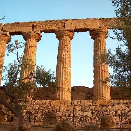 Donna Teresa Bed & Breakfast 4*