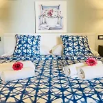 Donna Teresa 4*